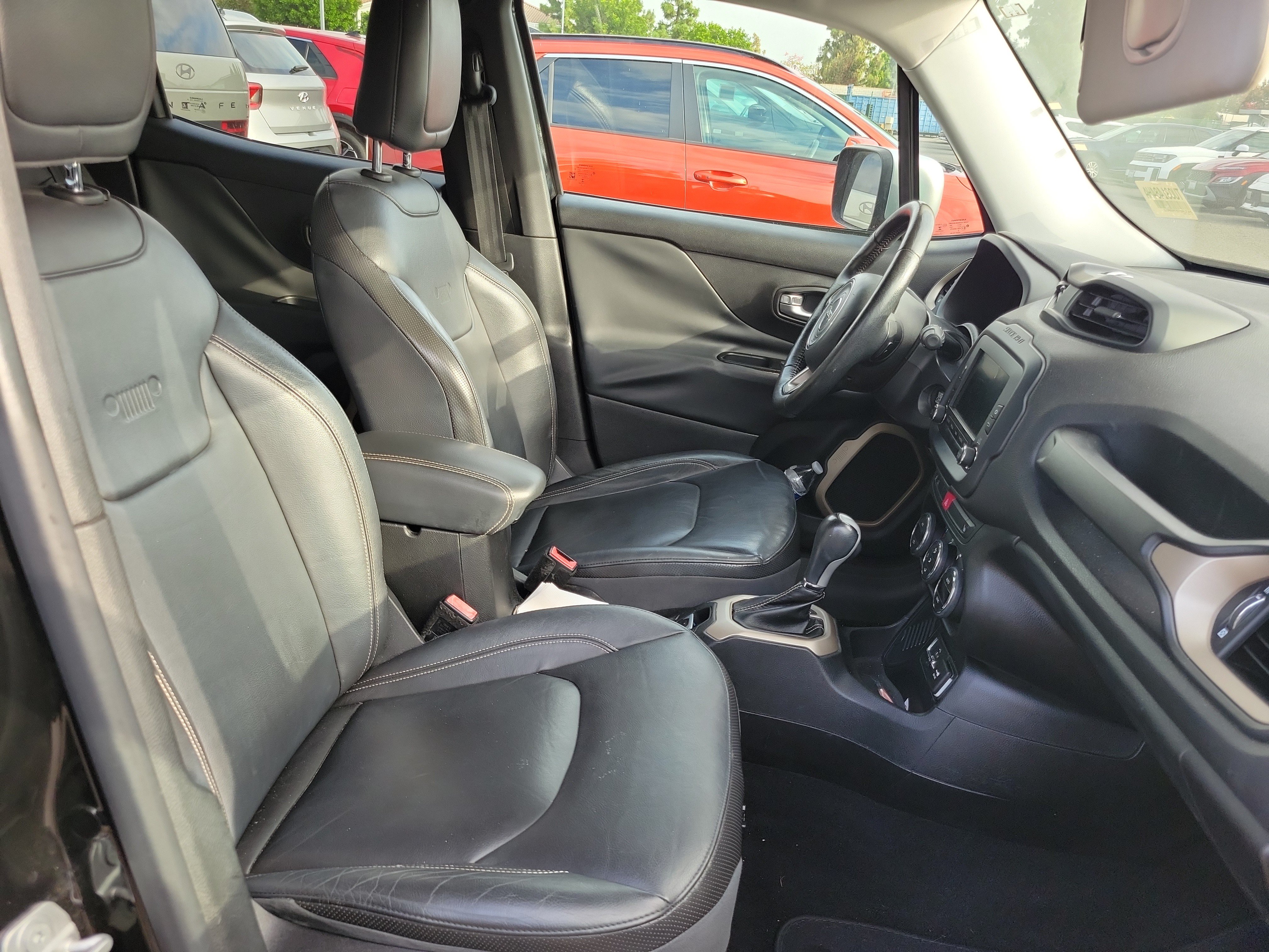 Used 2015 Jeep Renegade Limited FWD image 16