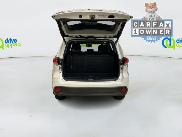 Used 2019 Toyota Highlander XLE image 14