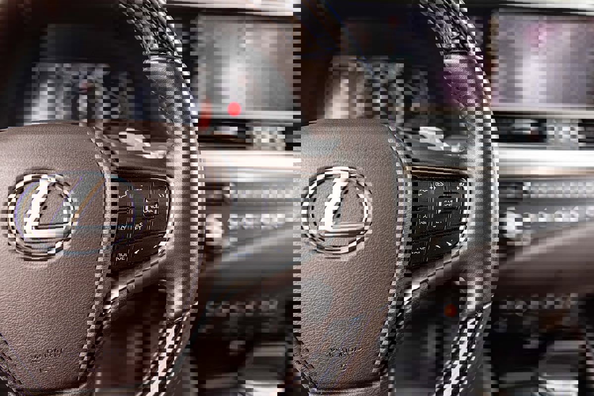 Used 2021 Lexus ES 250 w/ Accessory Package 2 image 26