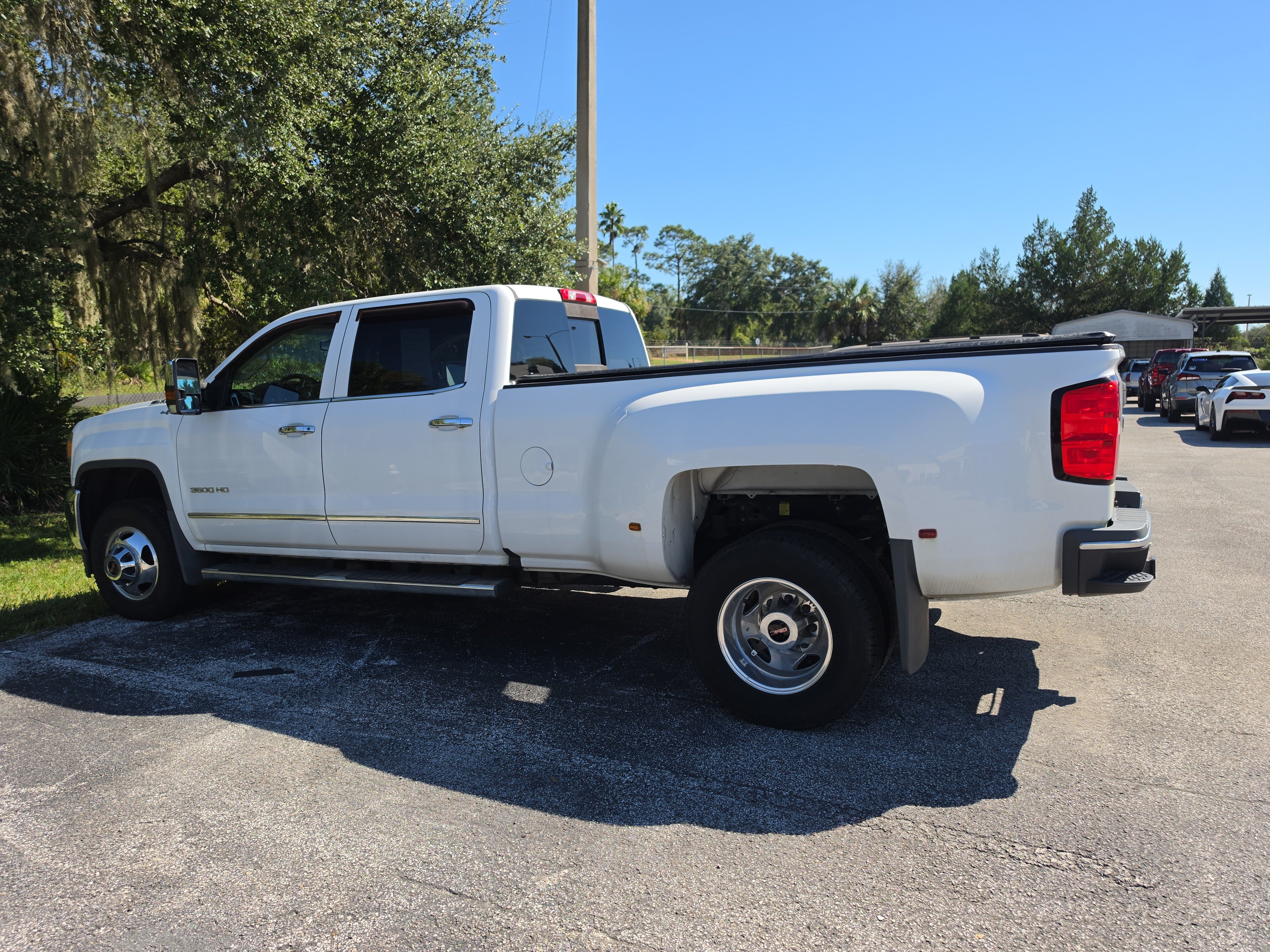 Used 2018 GMC Sierra 3500 SLT w/ Duramax Plus Package AWD/4WD image 6