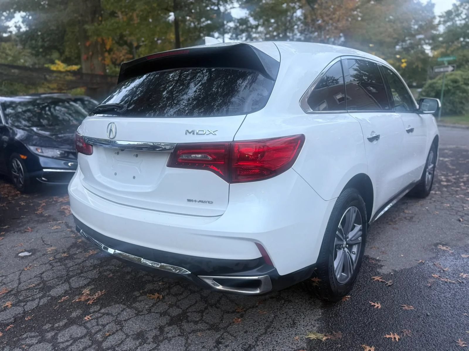 Used 2019 Acura MDX SH-AWD image 4
