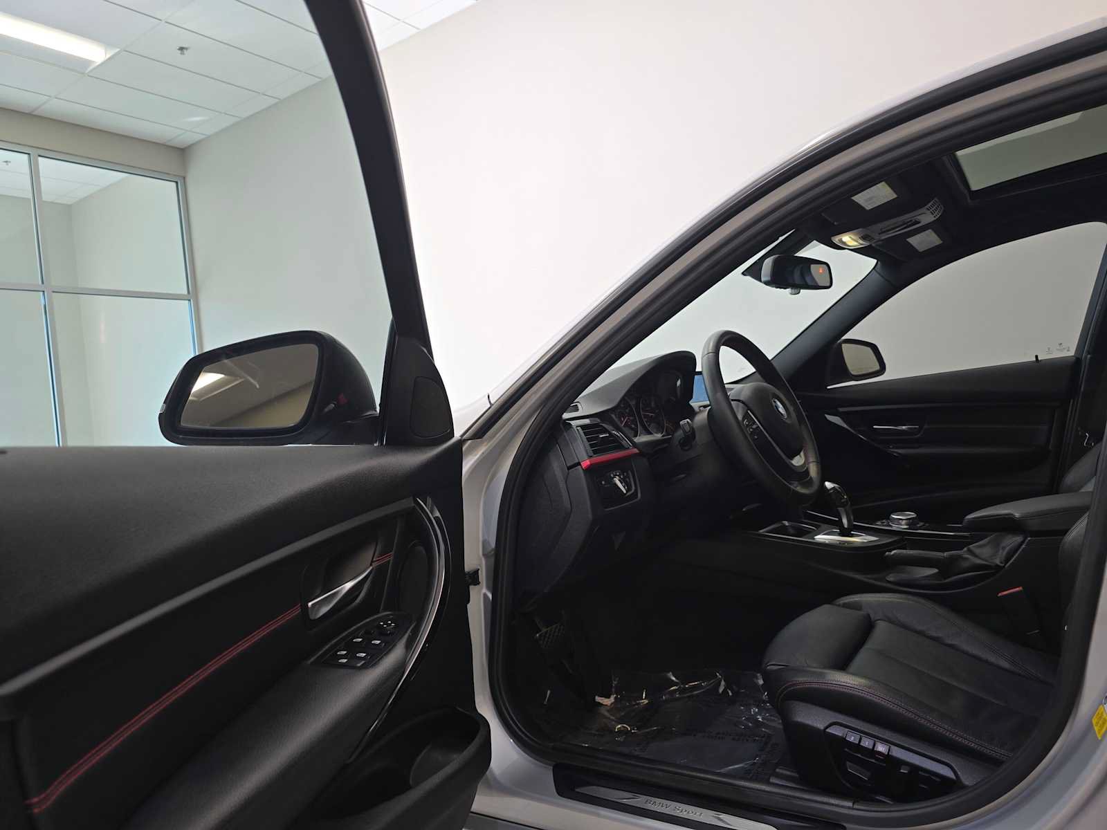 Used 2015 BMW 328i Sedan RWD image 23