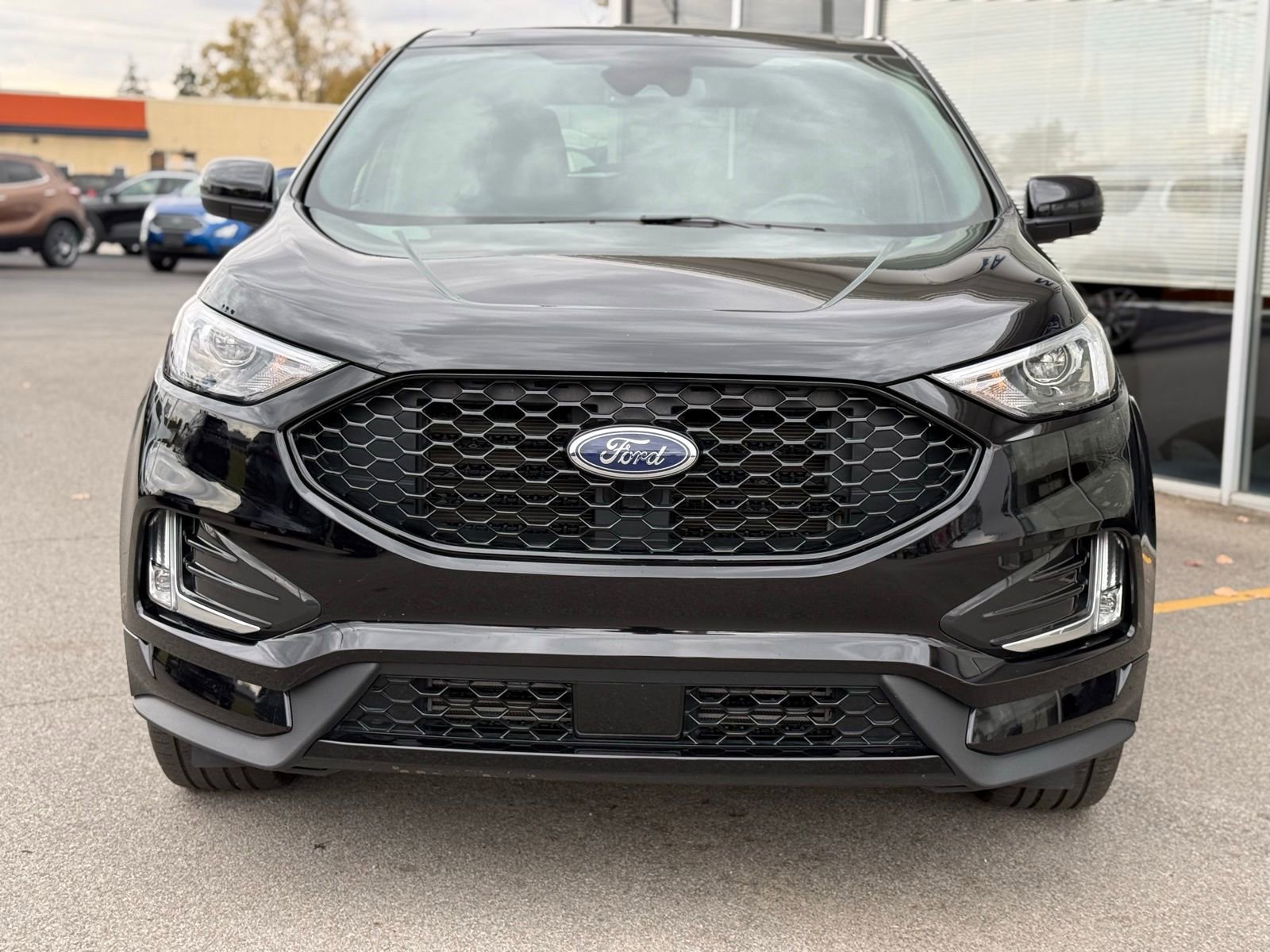 Used 2024 Ford Edge ST-Line image 2