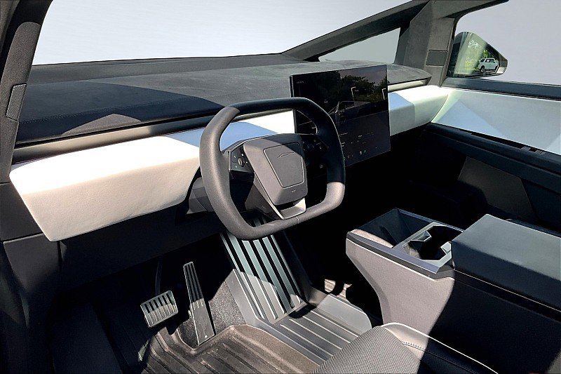 Used 2024 Tesla Cybertruck Cyberbeast image 14