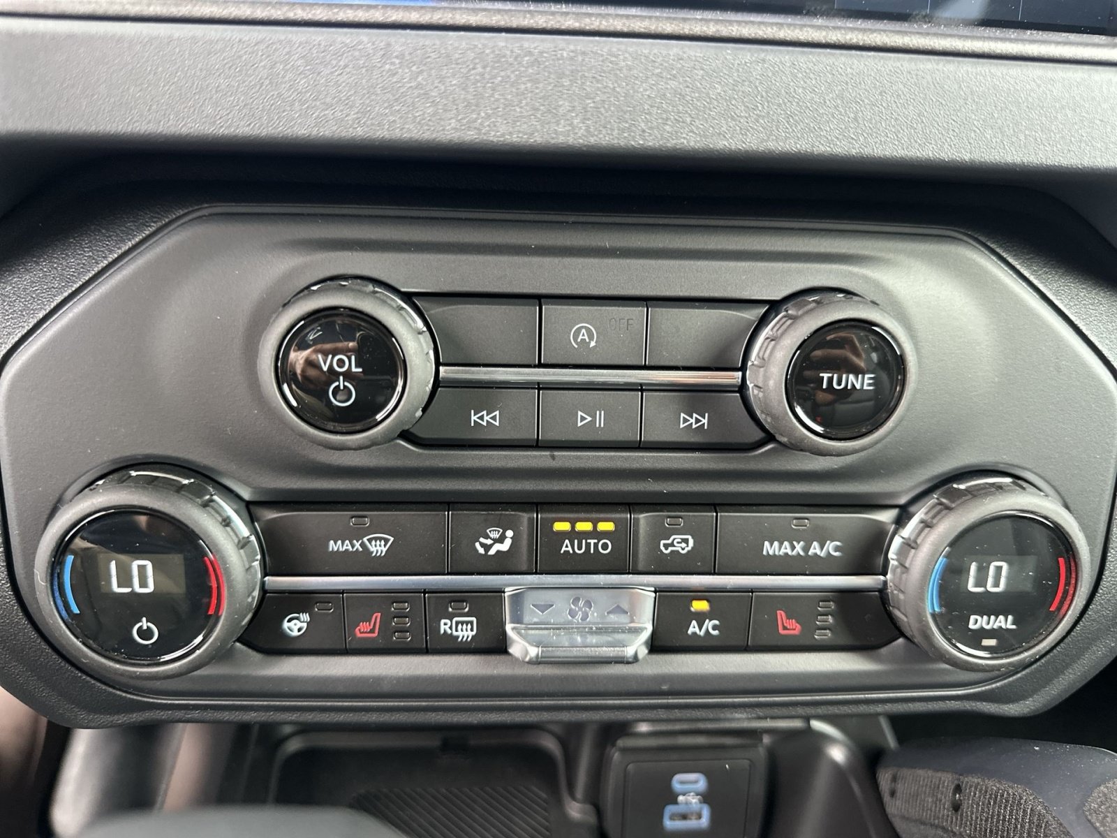 New 2025 Ford Bronco Badlands AWD/4WD image 29