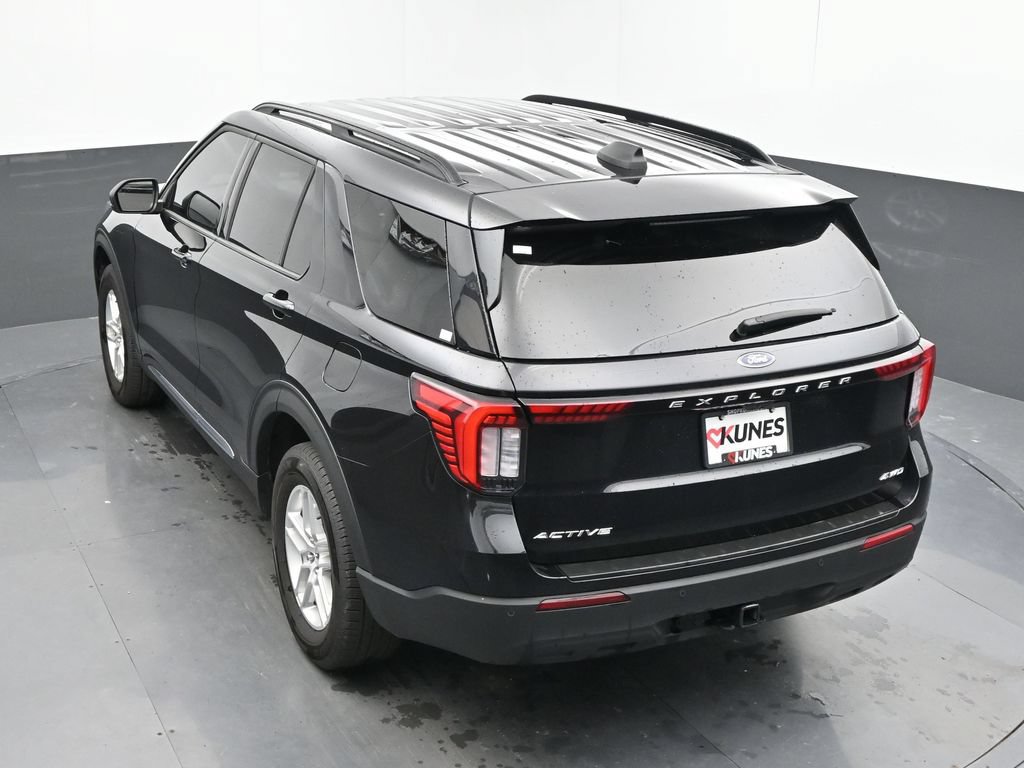 Used 2025 Ford Explorer Active AWD/4WD image 20