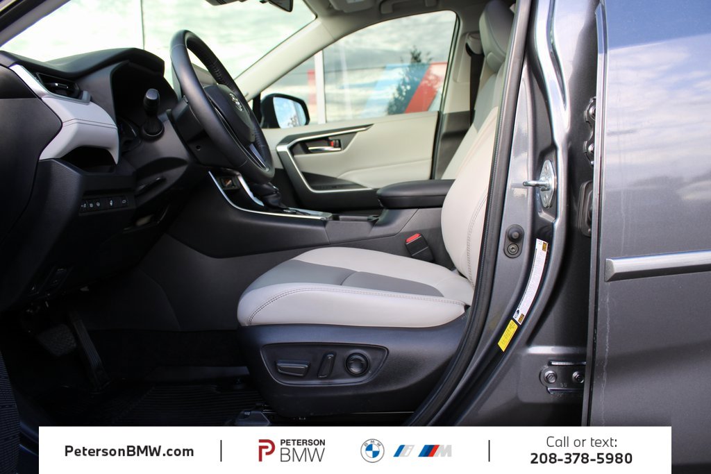 Used 2023 Toyota RAV4 XLE Premium image 14