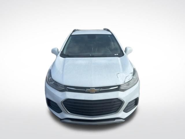 Used 2020 Chevrolet Trax LT w/ LT Convenience Package image 3