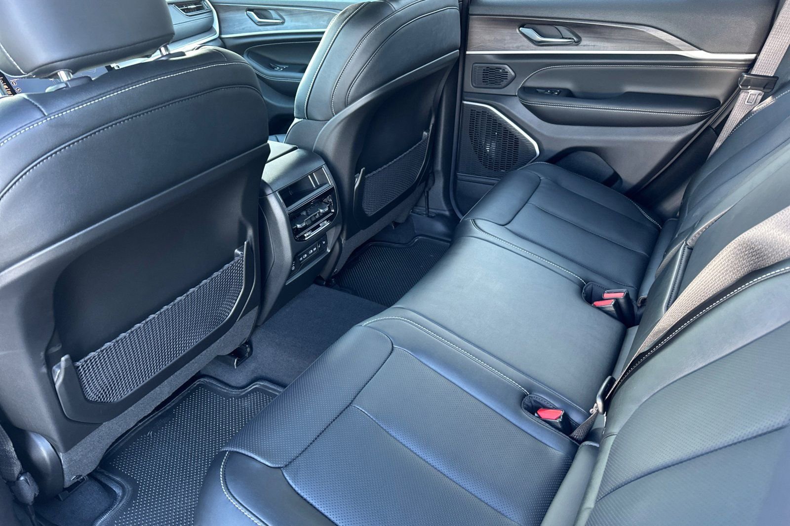 New 2026 Jeep Grand Cherokee Limited image 14