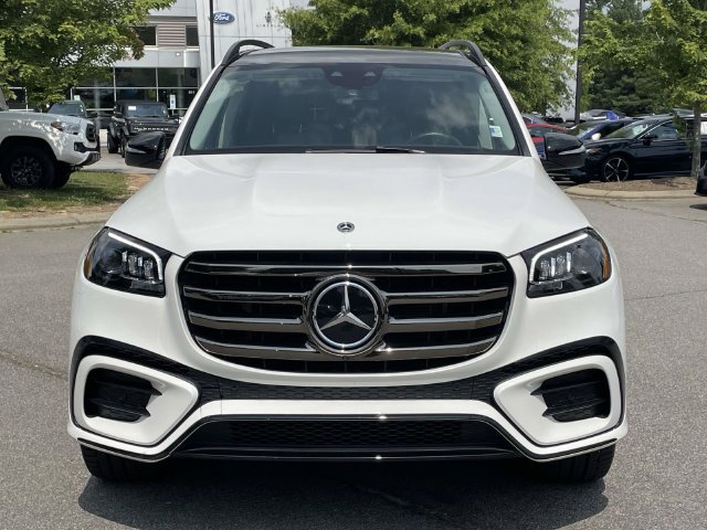 Used 2024 Mercedes-Benz GLS 580 4MATIC image 9