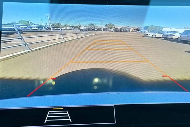 Used 2025 Chevrolet Malibu LT image 21