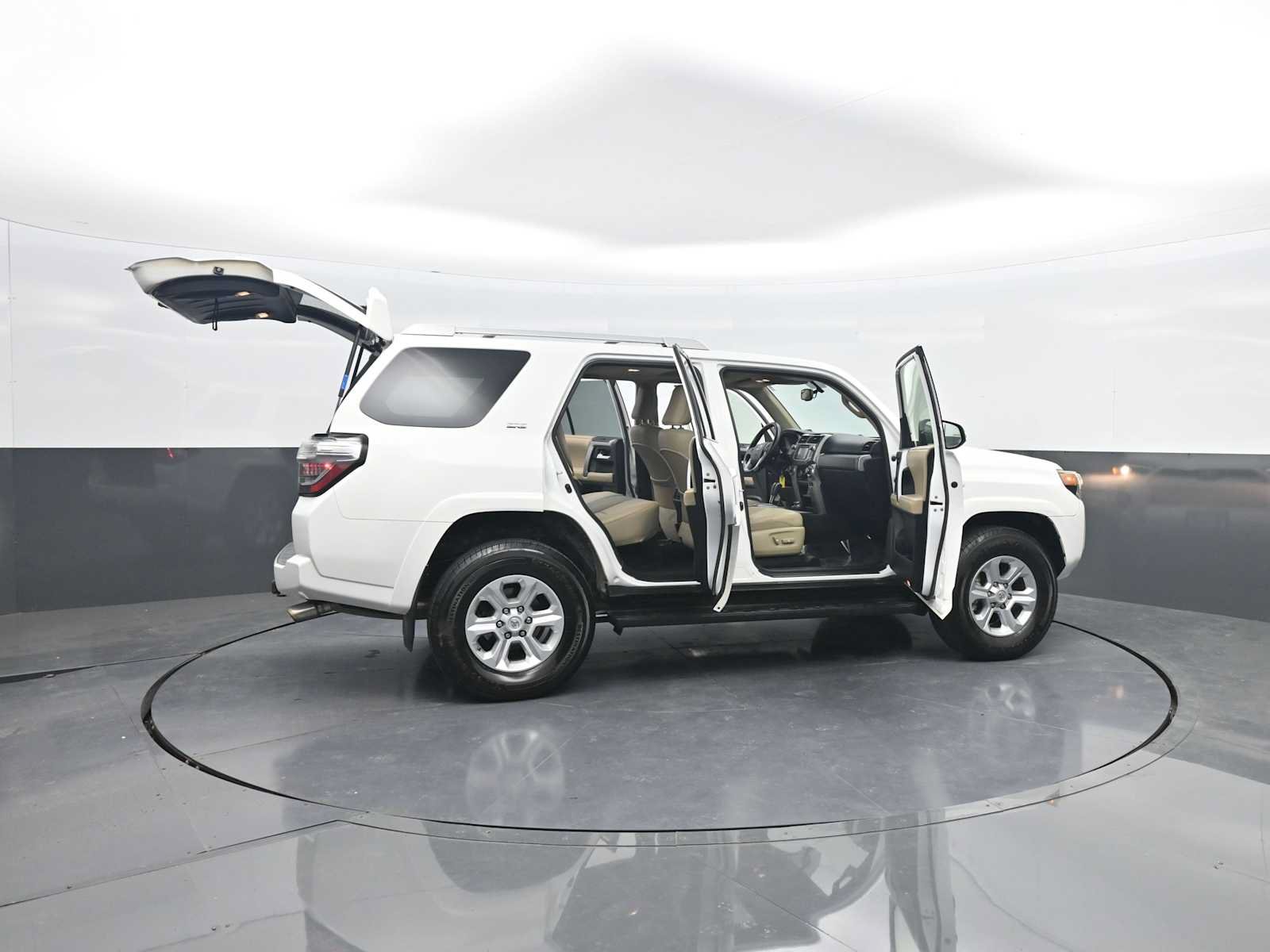 Used 2015 Toyota 4Runner SR5 Premium AWD/4WD image 28