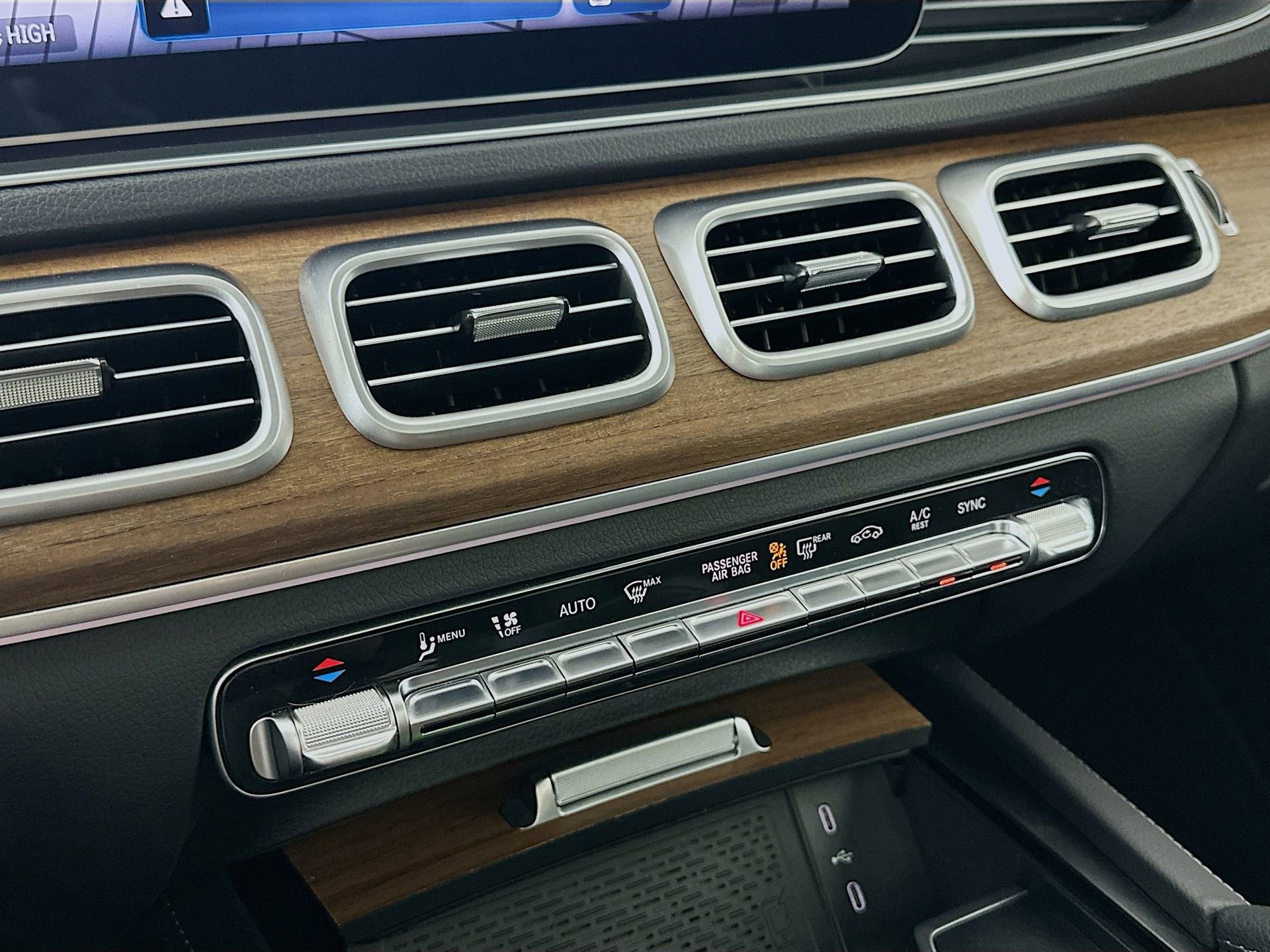 Certified 2025 Mercedes-Benz GLE 350 4MATIC image 17