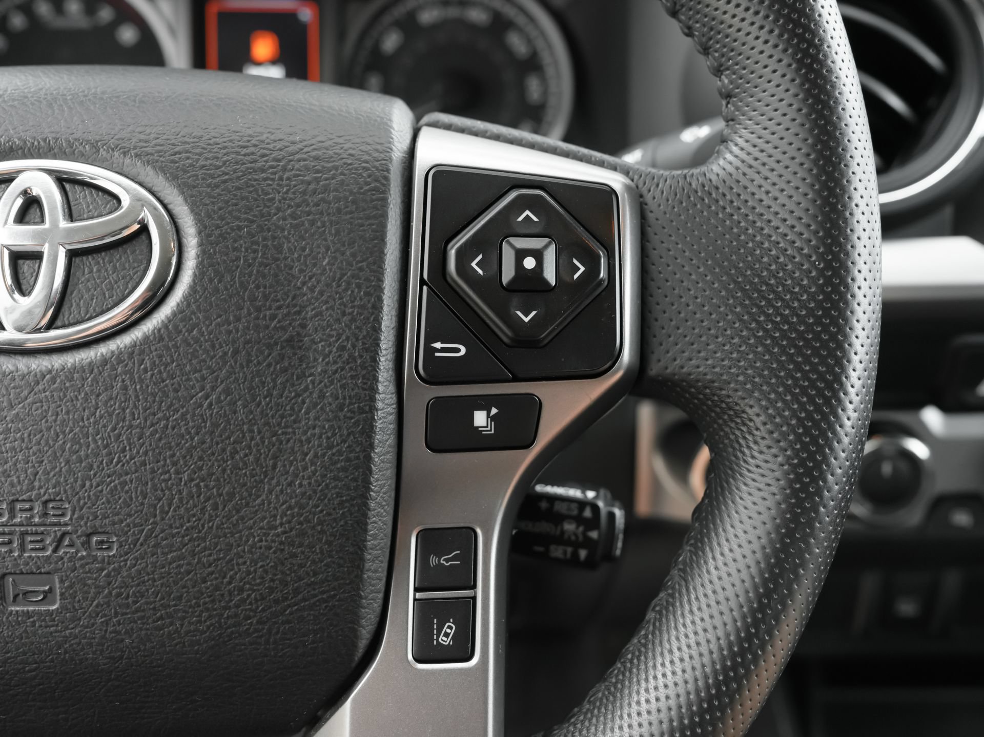 Used 2023 Toyota Tacoma SR5 AWD/4WD image 18