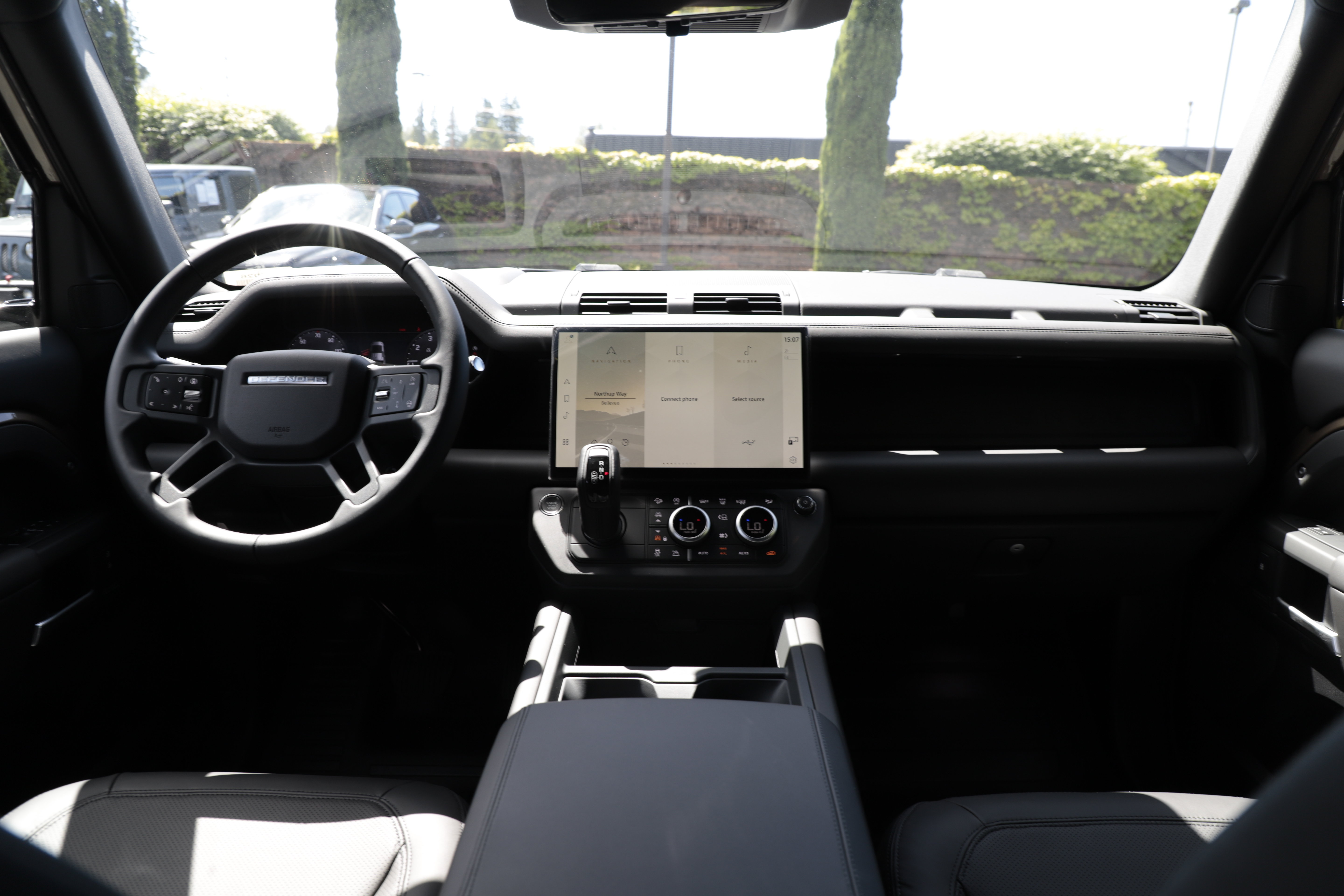 New 2026 Land Rover Defender 110 X-Dynamic SE AWD/4WD image 16
