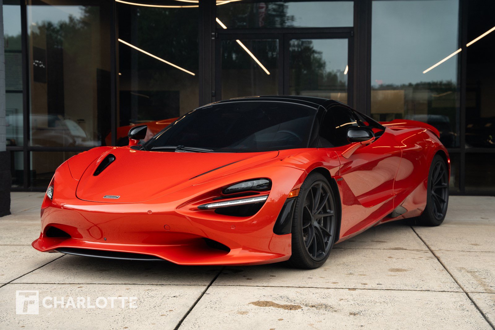 Used 2025 McLaren 750S Spider RWD image 7