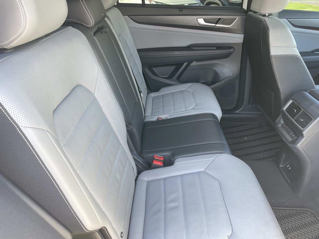 Used 2025 Volkswagen Atlas Cross Sport SEL R-Line image 25