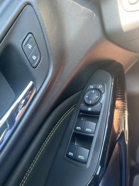 Used 2025 Chevrolet Trax ACTIV w/ Sunroof Package FWD image 21