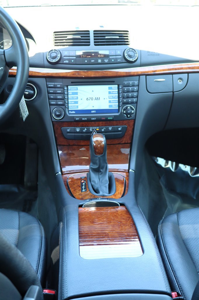 Used 2005 Mercedes-Benz E 500 4MATIC Sedan image 13