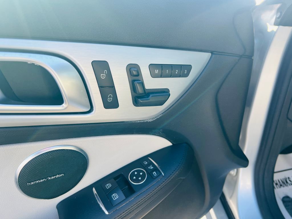 Used 2014 Mercedes-Benz SLK 250 image 16