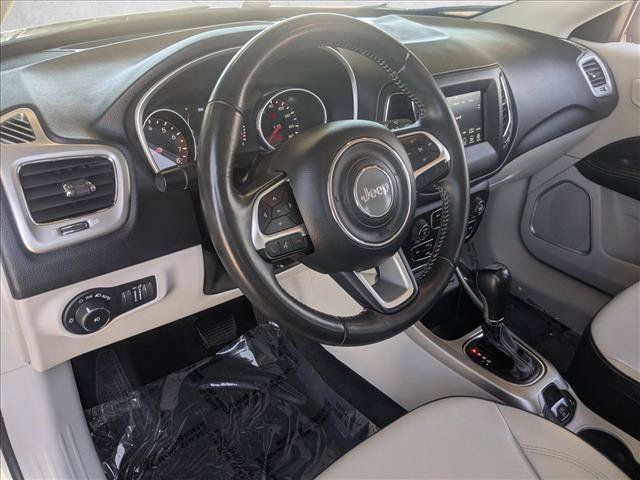 Used 2019 Jeep Compass Latitude FWD image 10