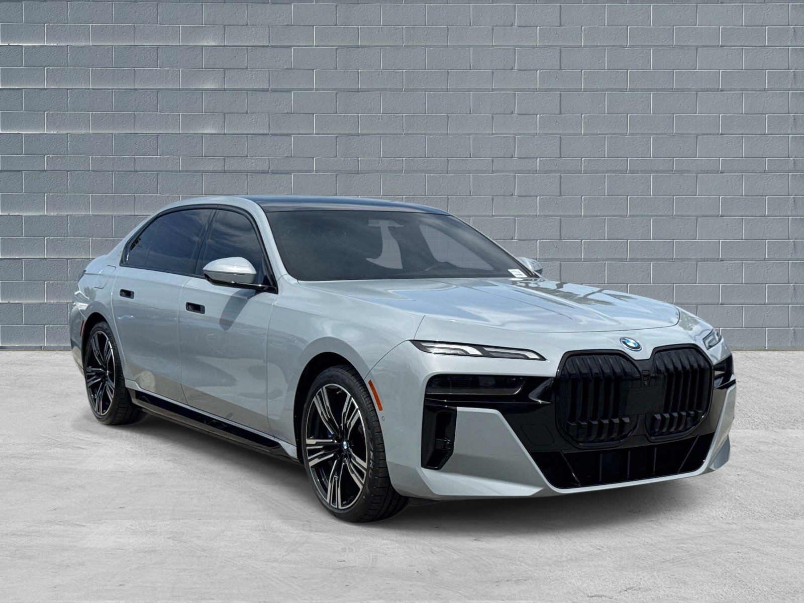 Certified 2023 BMW i7 xDrive60 image 1