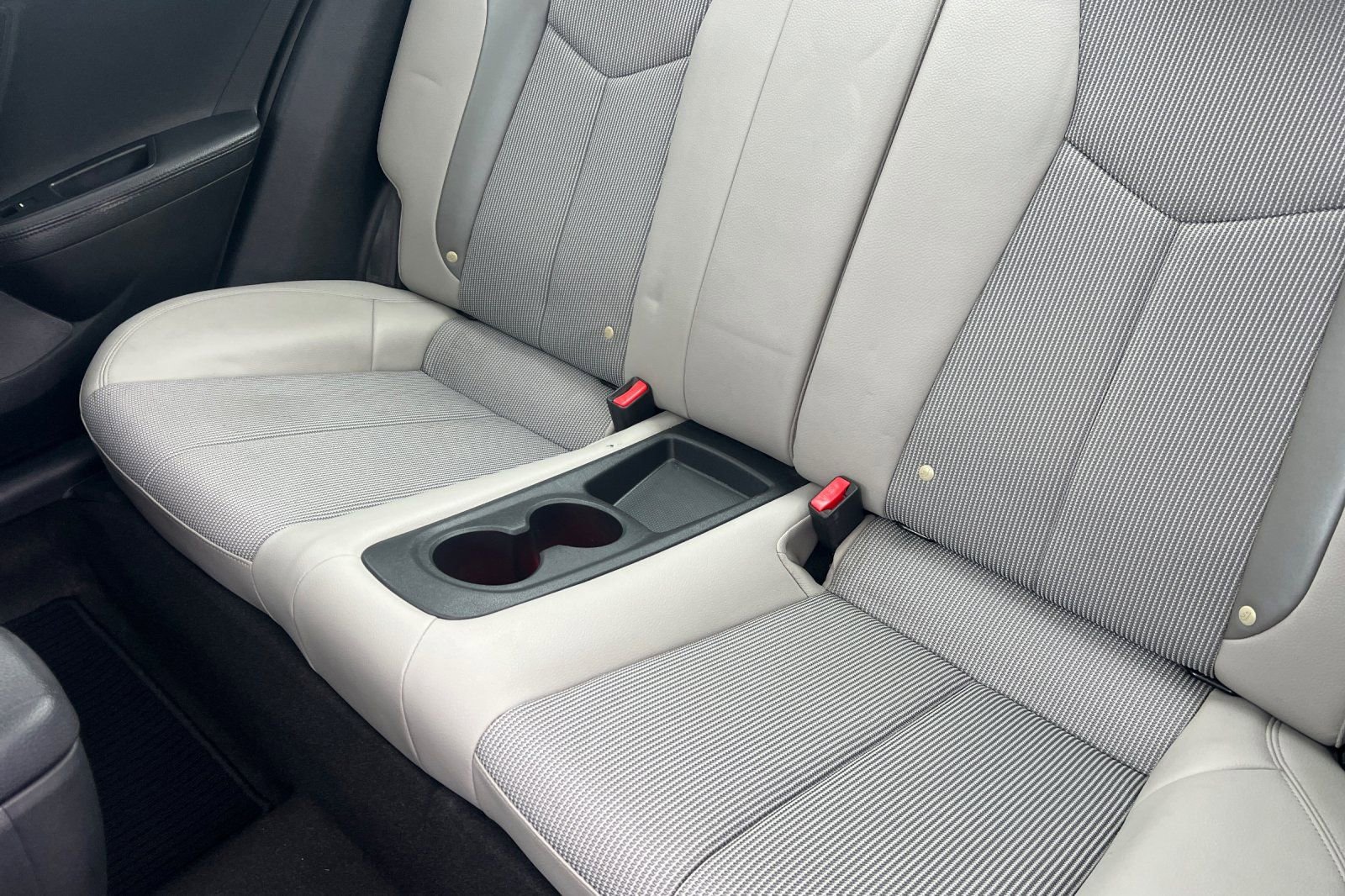 Used 2014 Hyundai Veloster w/ Style Package 02 image 9