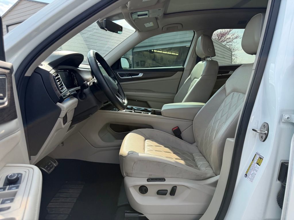 Used 2024 Volkswagen Atlas SEL Premium R-Line image 12