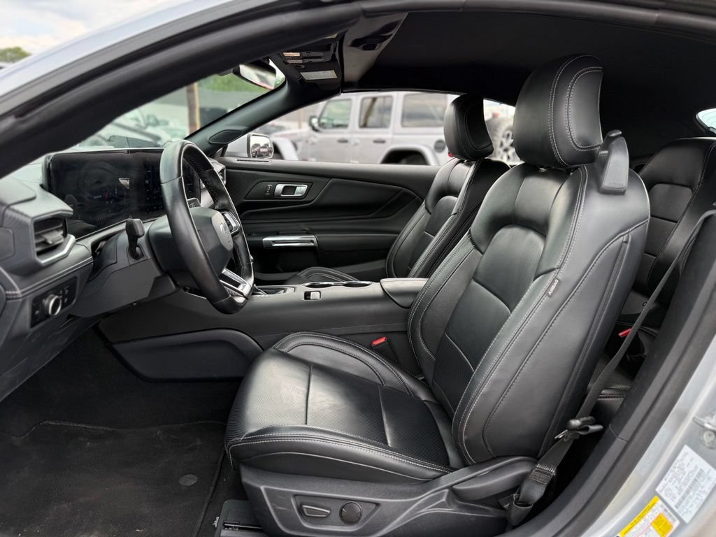 Used 2025 Ford Mustang Premium RWD image 15