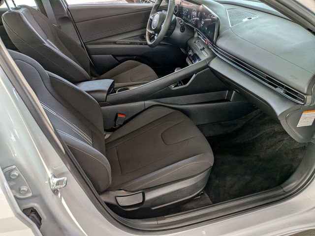 Used 2025 Hyundai Elantra SEL w/ Cargo Package FWD image 33