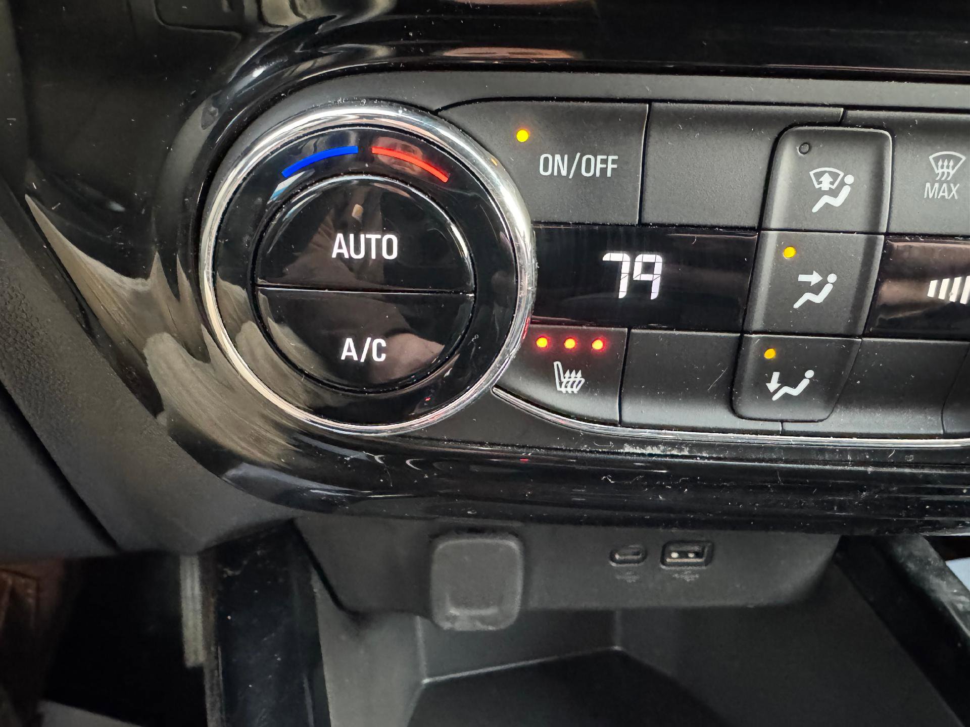 Used 2024 Chevrolet Trax RS w/ Driver Confidence Package image 33