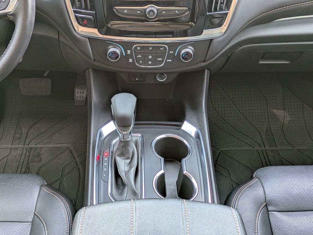 Used 2021 Chevrolet Traverse LT image 18