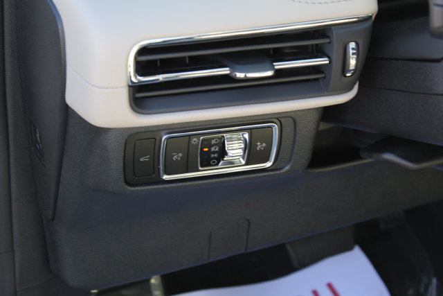 Certified 2026 Lincoln Corsair Premiere AWD/4WD image 16