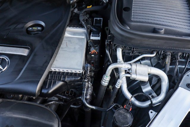 Used 2018 Mercedes-Benz GLC 300 4MATIC image 29