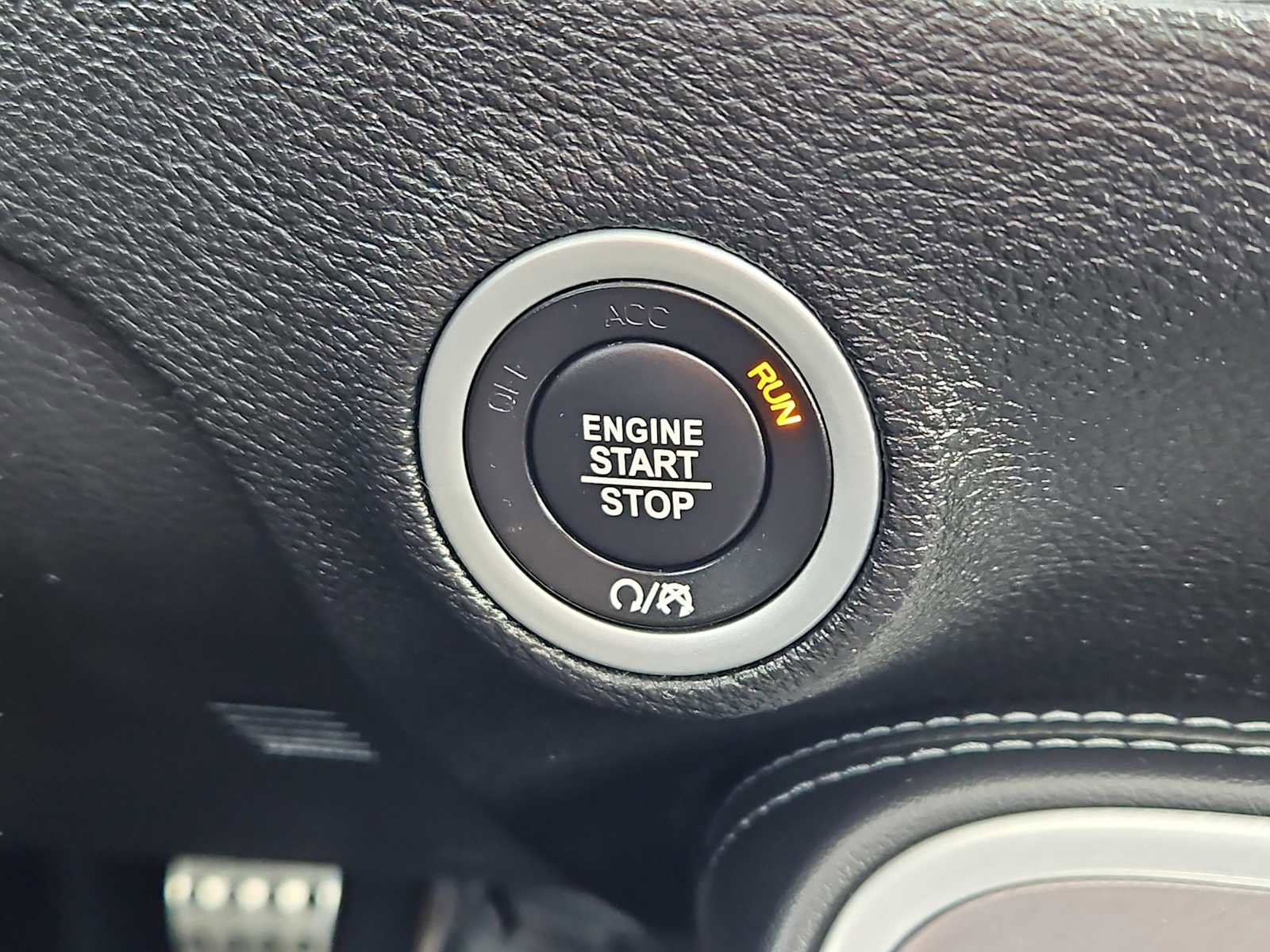 Used 2022 Dodge Challenger R/T w/ Blacktop Package image 22