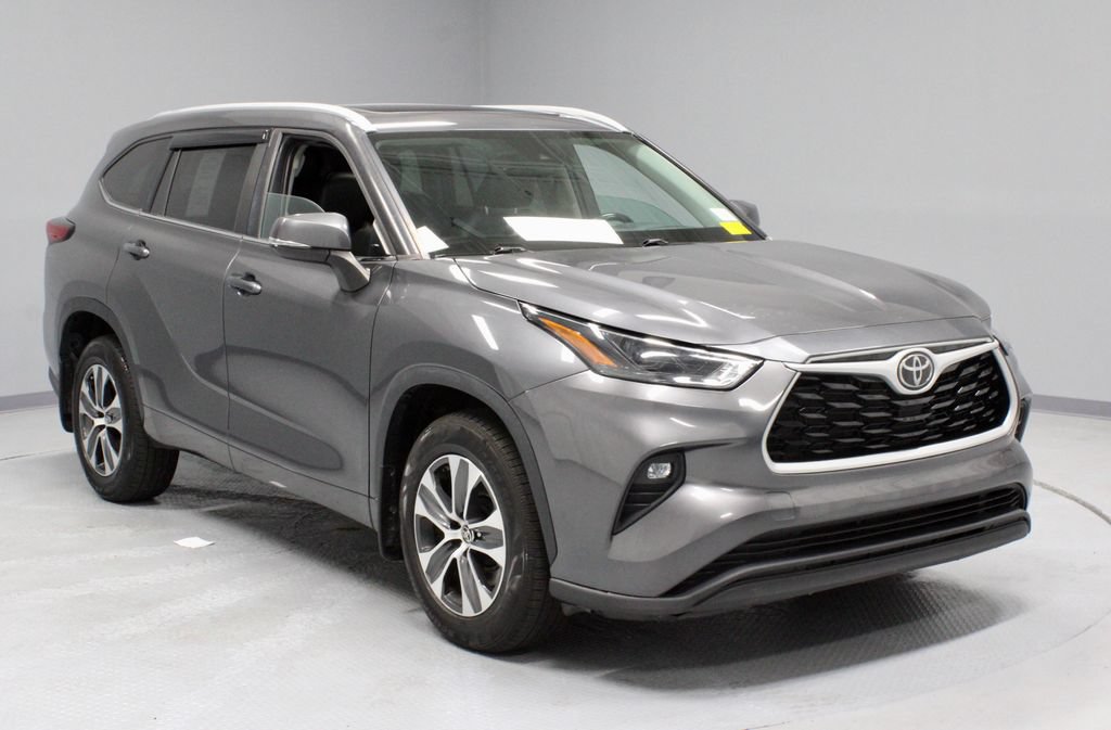 Used 2023 Toyota Highlander XLE