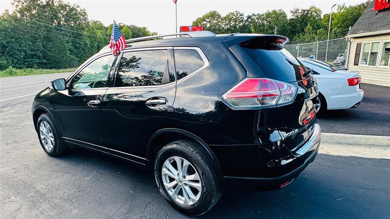 Used 2015 Nissan Rogue SV w/ SV Premium Package image 3