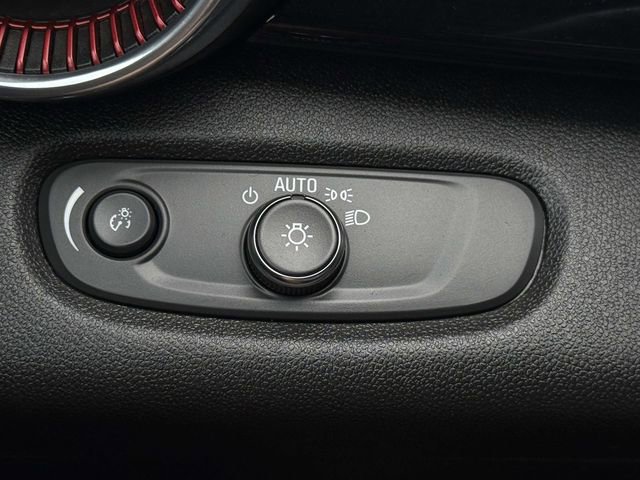 Used 2025 Chevrolet Trax RS w/ Driver Confidence Package FWD image 19