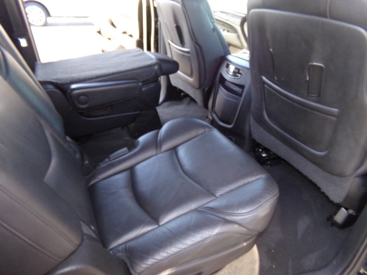 Used 2019 Cadillac Escalade ESV Luxury image 59