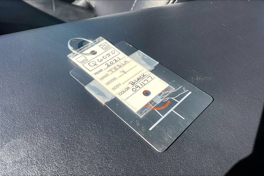 Used 2021 Tesla Model Y Long Range AWD/4WD image 11