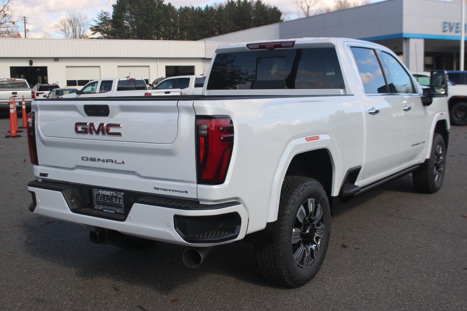 New 2026 GMC Sierra 2500 Denali w/ Denali Reserve Package image 7