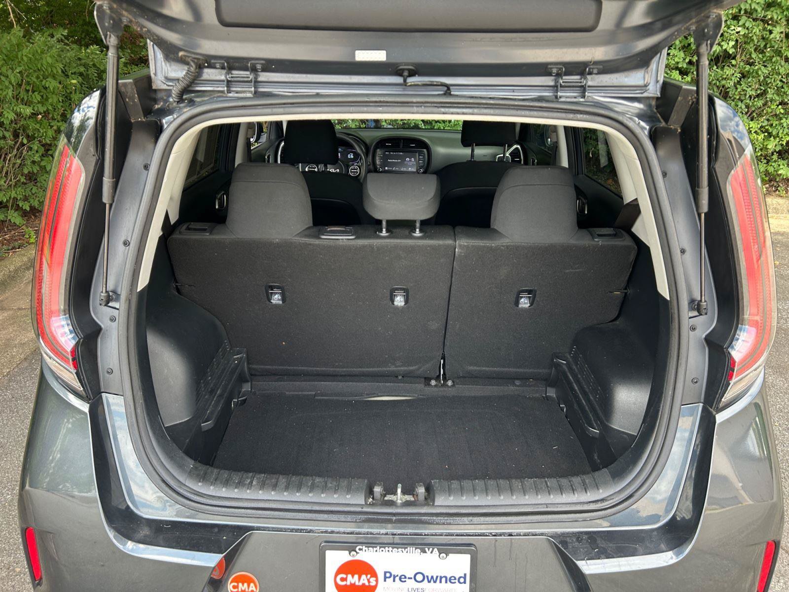 Used 2023 Kia Soul LX w/ Option Group 015 FWD image 16
