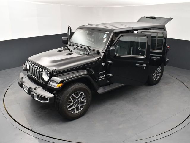 Used 2024 Jeep Wrangler Sahara w/ Technology Group AWD/4WD image 27