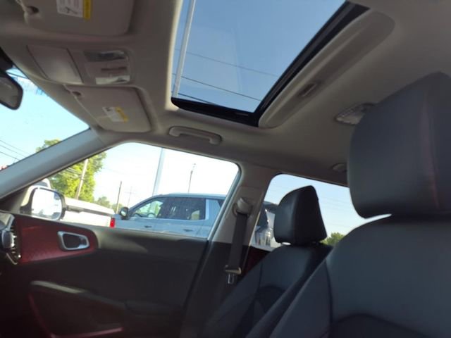 Used 2025 Kia Soul GT-Line w/ GT-Line Technology Package image 13