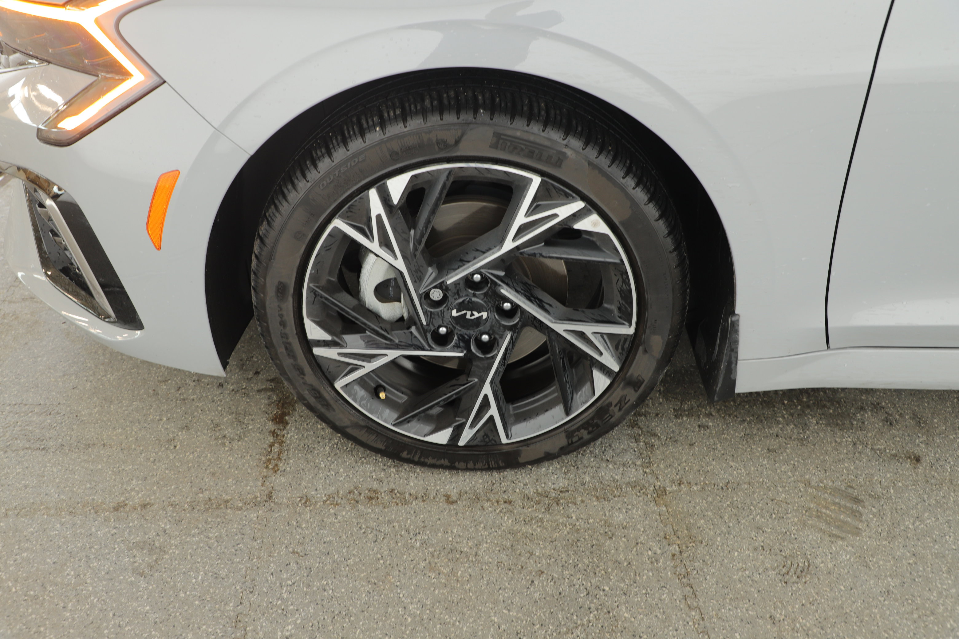 Used 2025 Kia K5 GT-Line w/ GT-Line Premium Package FWD image 4