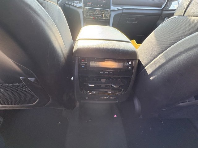 Used 2023 Jeep Grand Cherokee L Laredo image 11