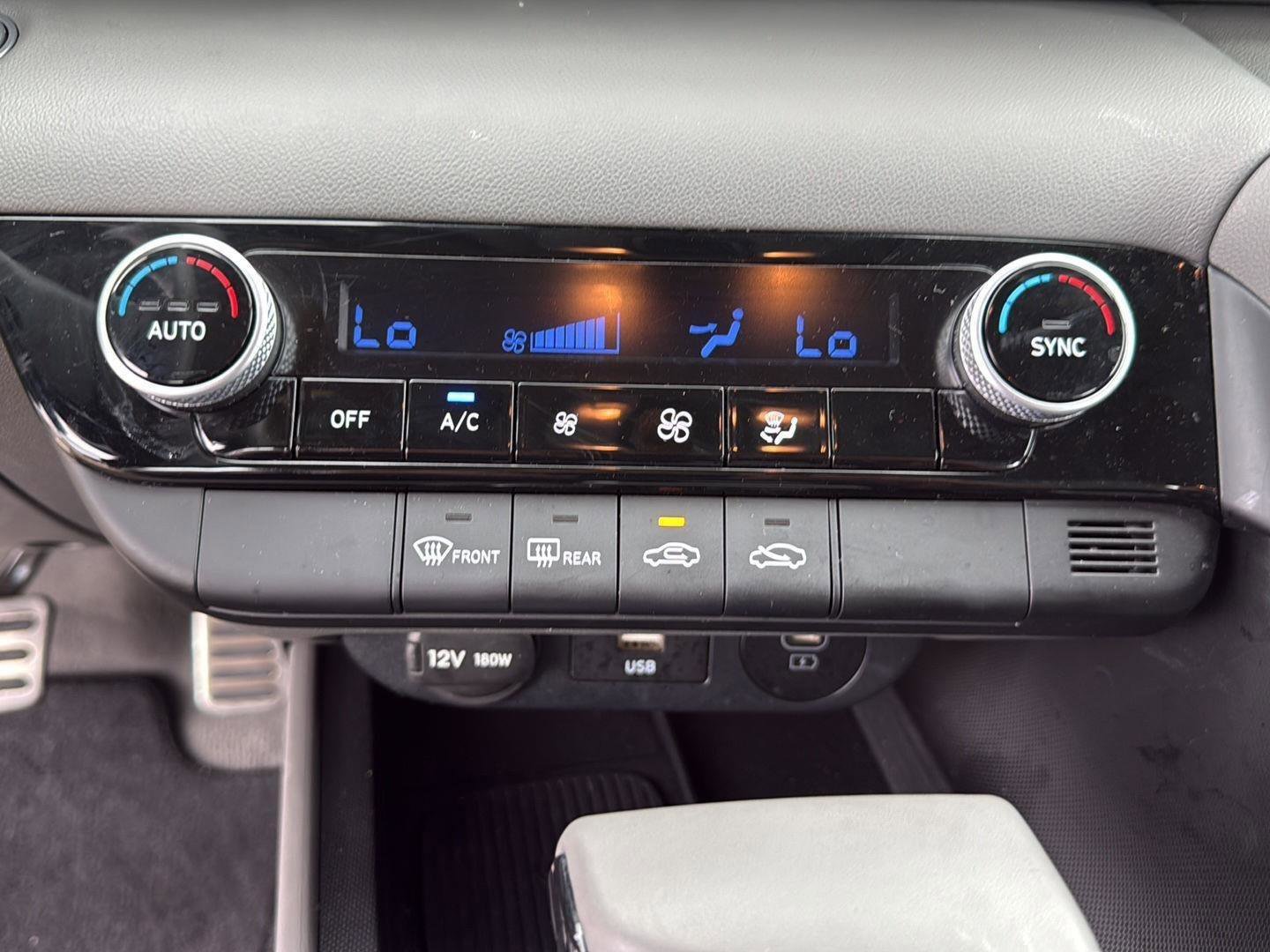 Used 2025 Hyundai Elantra Sport image 17