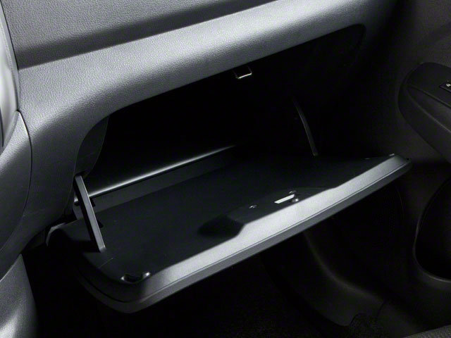 Used 2013 Nissan Versa S FWD image 18