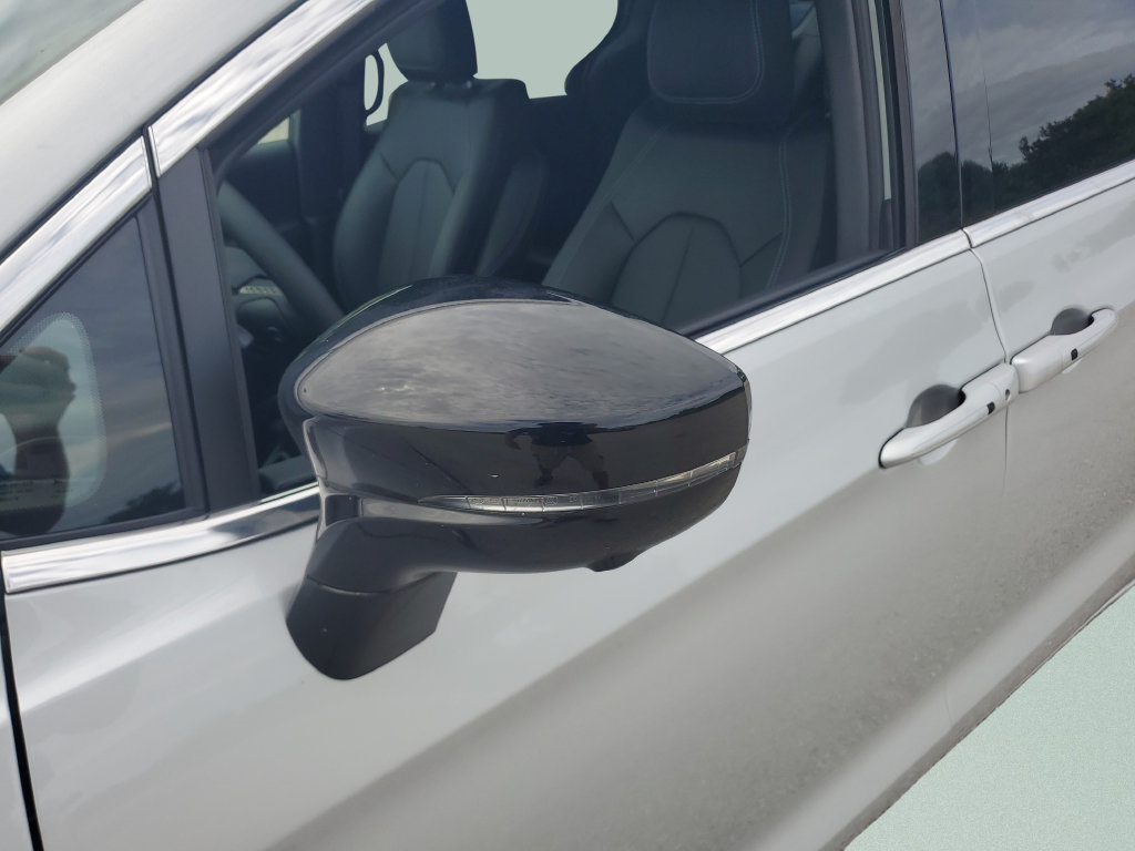 New 2026 Chrysler Pacifica Select FWD image 26