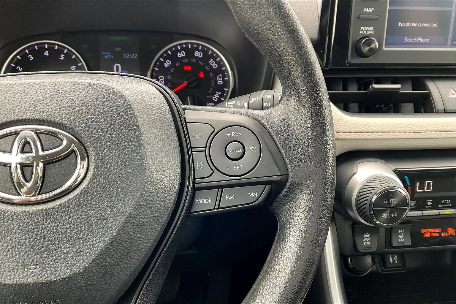 Used 2019 Toyota RAV4 XLE AWD/4WD image 12